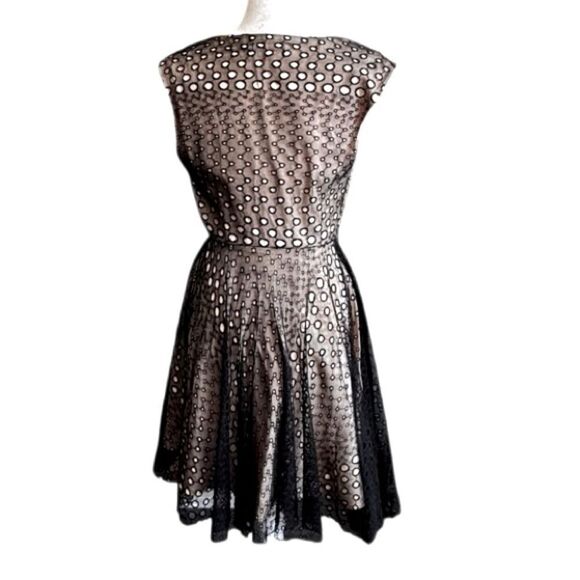 Anthropologie Eva Franco Black Lace Swing Dress Sleeveless Elegant SZ 4 - Picture 3 of 12
